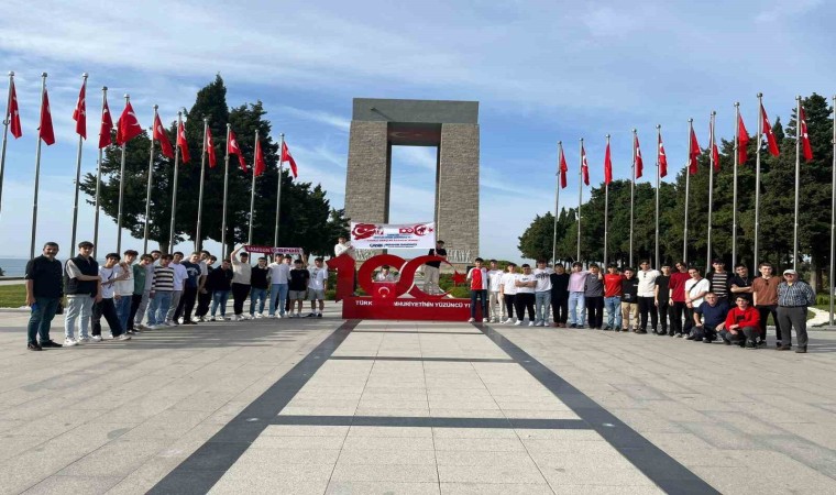 Öğrenciler tarihe tanıklık ediyor