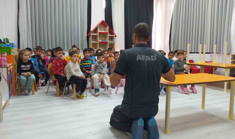 Ortaokul ve anaokulu öğrencilerine afet farkındalık eğitimi verildi