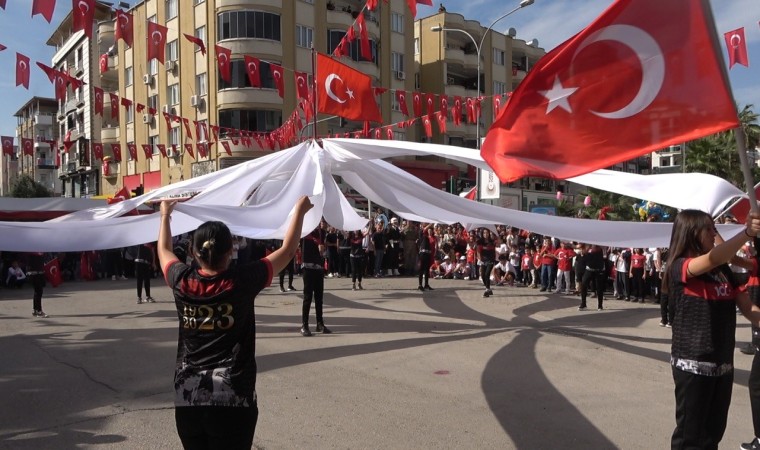 Osmaniyede Cumhuriyetin 100. yılı coşkuyla kutlandı