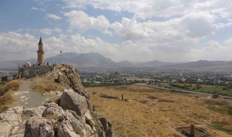 Osmanlının Vandaki sembolü yeniden ibadete açılıyor