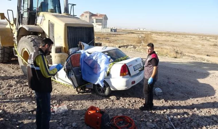 Otomobil iş makinesine çarptı, sürücü öldü