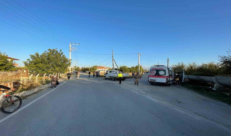 Otomobilin çarptığı bisikletli hayatını kaybetti