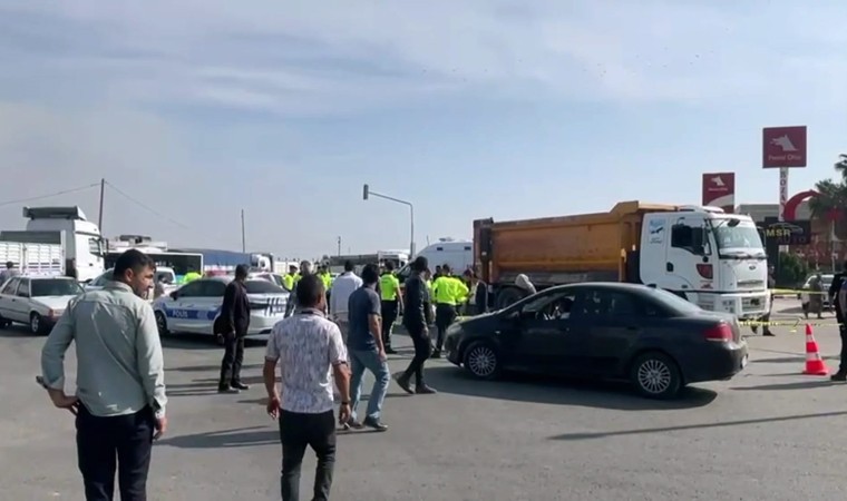 Otomobilin çarptığı motosiklet sürücüsü hayatını kaybetti