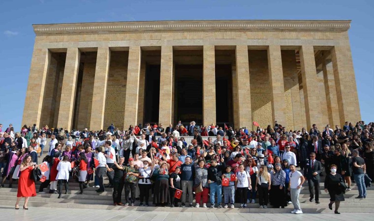 Özel bireyler Cumhuriyetin 100. yılını kutladı