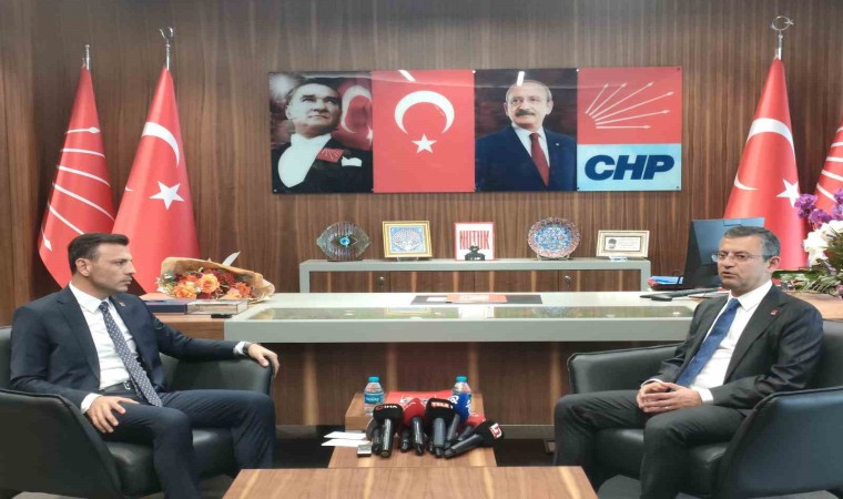 Özgür Özelden CHP İl Başkanı Özgür Çelike tebrik ziyareti