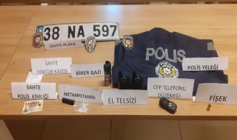 Polis yeleği ve sahte polis kimlikleriyle yakalanmışlardı; 1 tutuklama