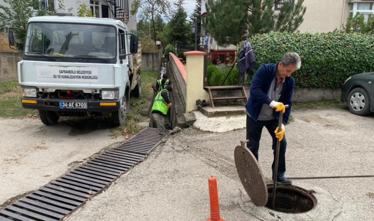 Safranboluda su taşkınlarına karşı temizlik çalışmaları yapıldı