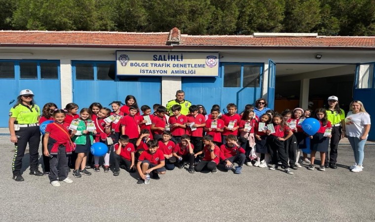 Salihli Bölge Trafik Amirliği öğrencileri ağırladı