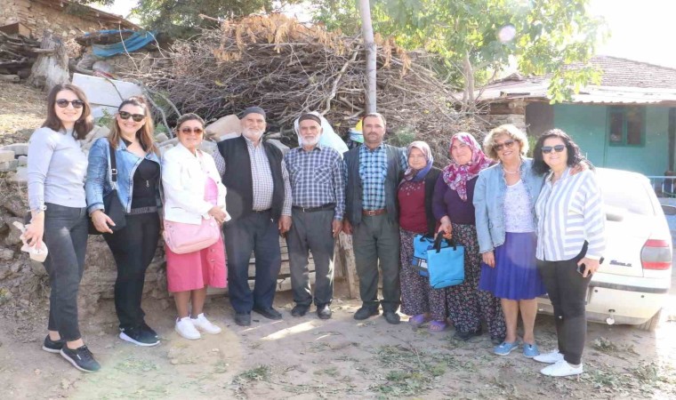 Salihlinin Çelikli Mahallesinde yüzler gülüyor