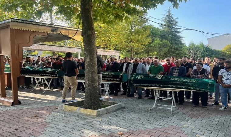 Sancaktepe’de ölü bulunan 3 kardeş son yolculuğuna uğurlandı 