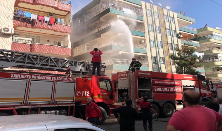 Şanlıurfada korkutan yangın: 3 kişi dumandan etkilendi