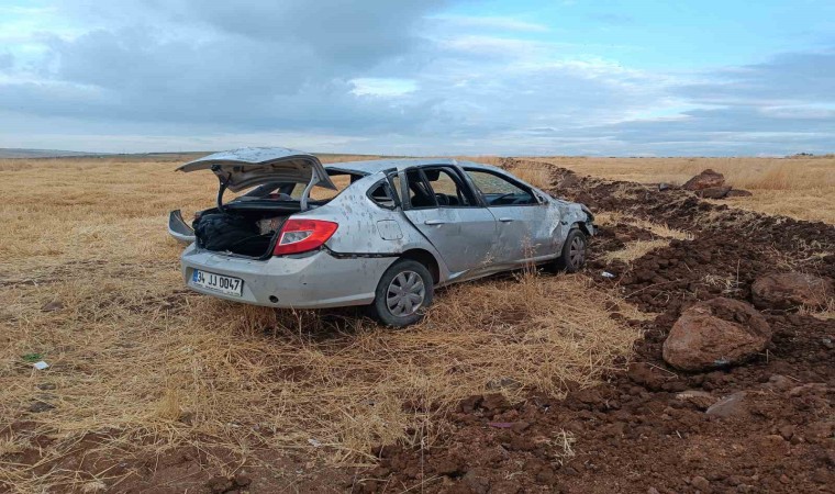 Şarampole devrilen otomobilde bulunan 3 kişi yaralandı