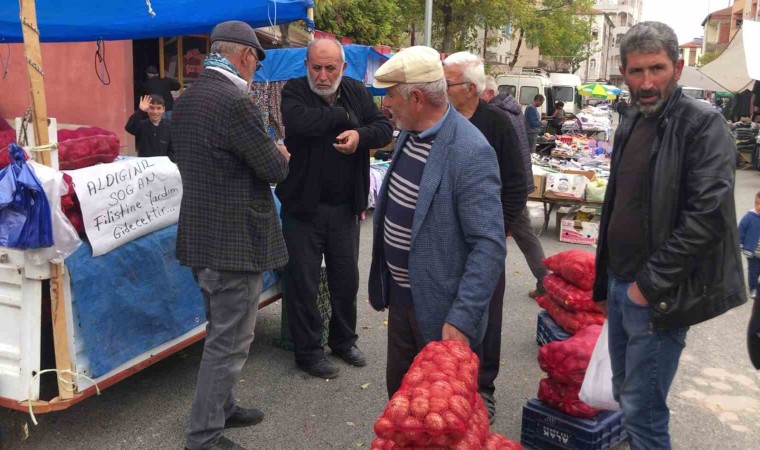 Sattı soğandan elde ettiği geliri Filistine gönderecek