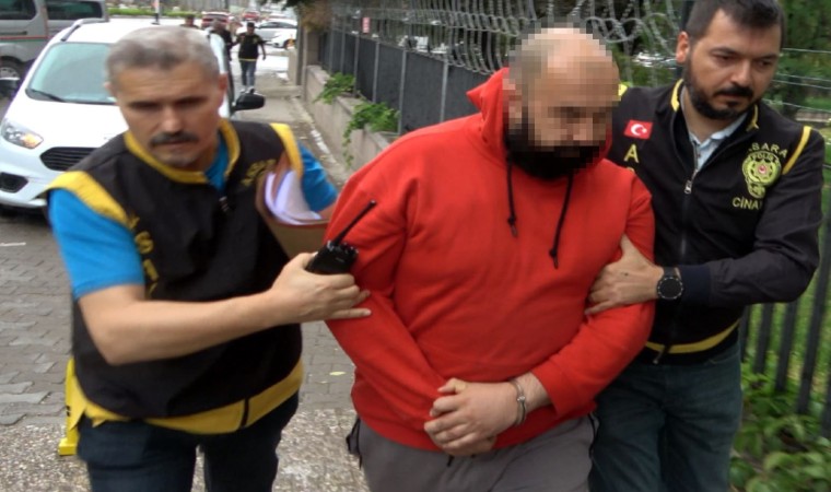 Sigara izmariti kavgasında 4 kişiyi bıçaklayan baba ve oğlu adliyede