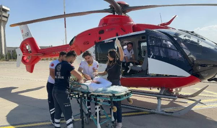 Şırnak’ta ambulans helikopter, üzerine sıcak su döken bebek için havalandı