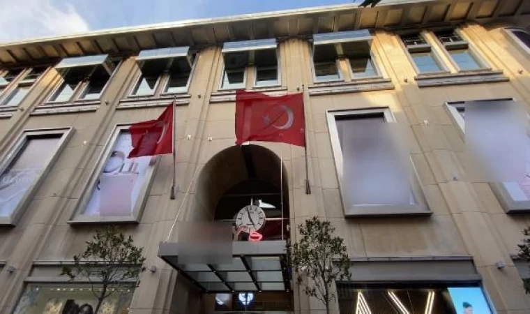 Şişli’de alışveriş merkezinin balkonundan düşen üniversite öğrencisi hayatını kaybetti