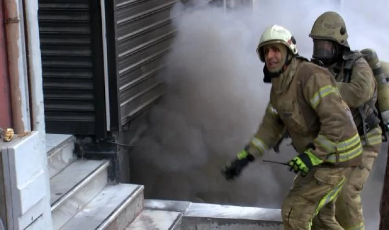 Şişli’de yangında dumandan etkilenen kedi kalp masajıyla kurtarıldı 