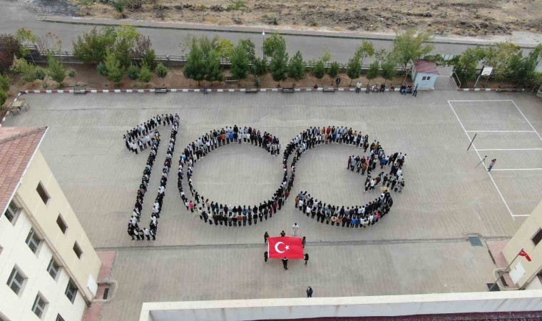 Siverekte öğrencilerden Cumhuriyetin 100. yılına özel koreografi