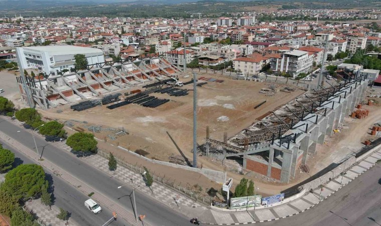 Soma Stadyumunda çalışmalar devam ediyor