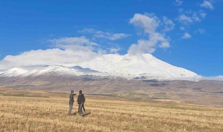 Süphan Dağı beyaz gelinliğini giydi