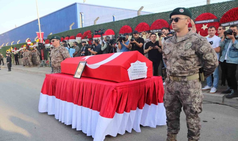 Suriyede şehit olan İzmirli polise yürek yakan veda