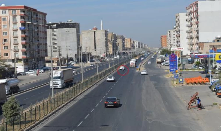 Tarihi İpekyolu’ndaki üst geçitleri kullanmayıp, ölümü göze alıyorlar