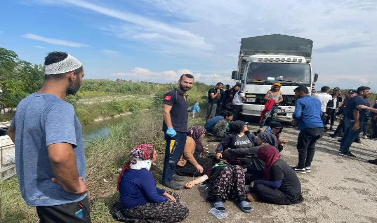 Tarım işçilerinin taşındığı minibüs kanala devrildi: 3’ü ağır 10 yaralı