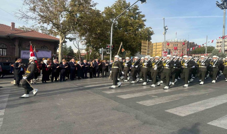 TBMM Başkanı Kurtulmuş, Cumhuriyet kortejini karşıladı