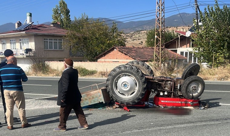 Tosyada ciple çarpışan traktör devrildi, 80 yaşındaki sürücü yaralandı