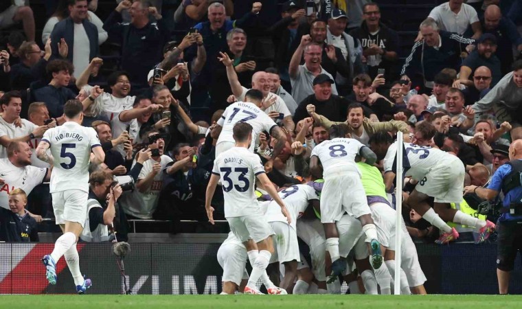 Tottenham, 427 gün sonra tekrar Premier Ligde lider