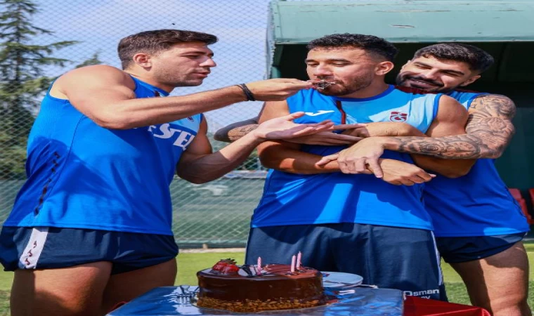 Trabzonspor’da Trezeguet’ye doğum günü sürprizi