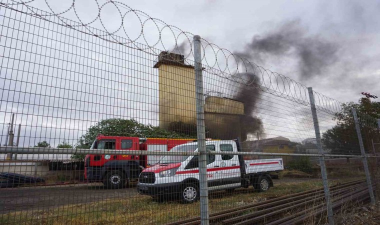 Tren istasyonunun eski ısıtma merkezinde yangın