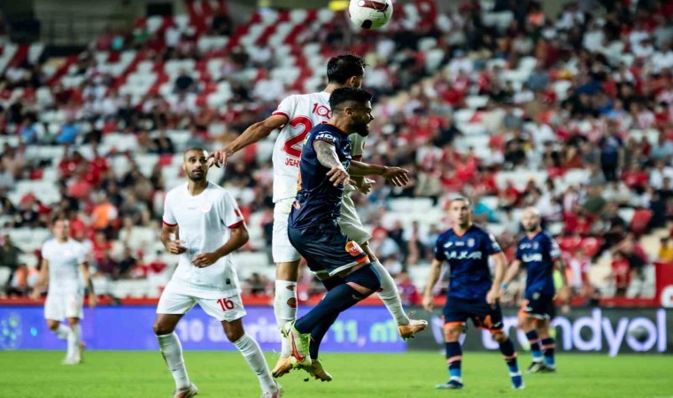 Trendyol Süper Lig: Antalyaspor: 1 - RAMS Başakşehir: 0 (Maç sonucu)