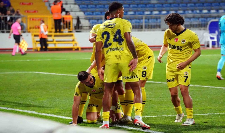 Trendyol Süper Lig: Kasımpaşa: 0 - Fenerbahçe: 2 (İlk yarı)