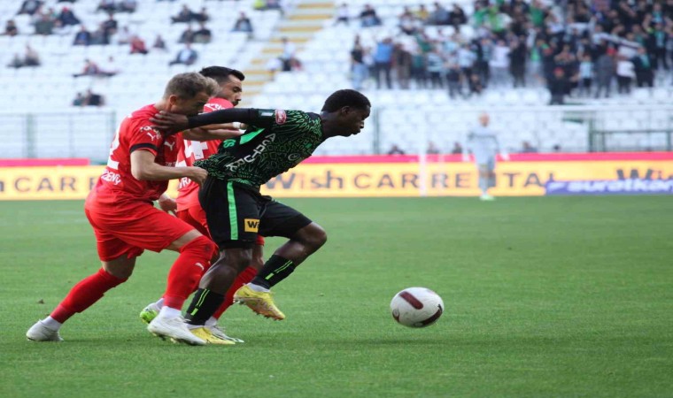 Trendyol Süper Lig: Konyaspor: 0 - Pendikspor: 0 (İlk yarı)