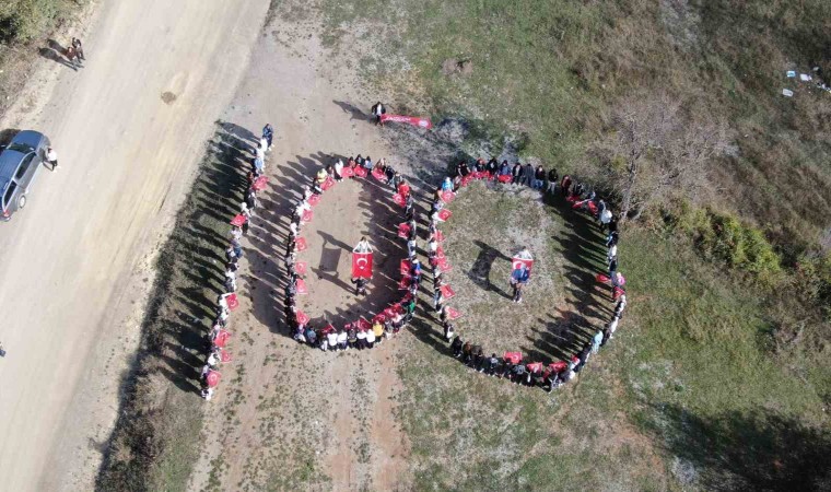 Tüm erkekleri savaşlarda şehit düşen köyde Cumhuriyetin 100. yılında anlamlı yürüyüş