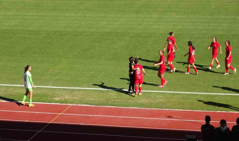 U17 Kadın Milli Takımı, Avrupa Şampiyonasında Estonyayı 3-1 mağlup ederek A Ligine yükseldi