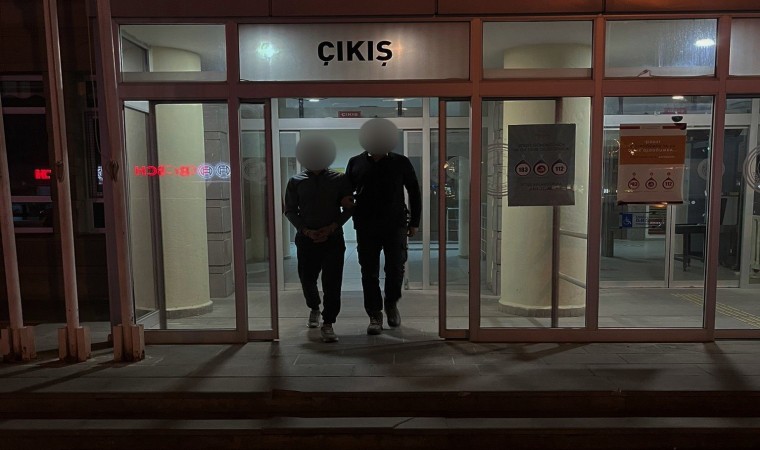 Üç evden hırsızlık yaptı, polis tarafından yakalandı