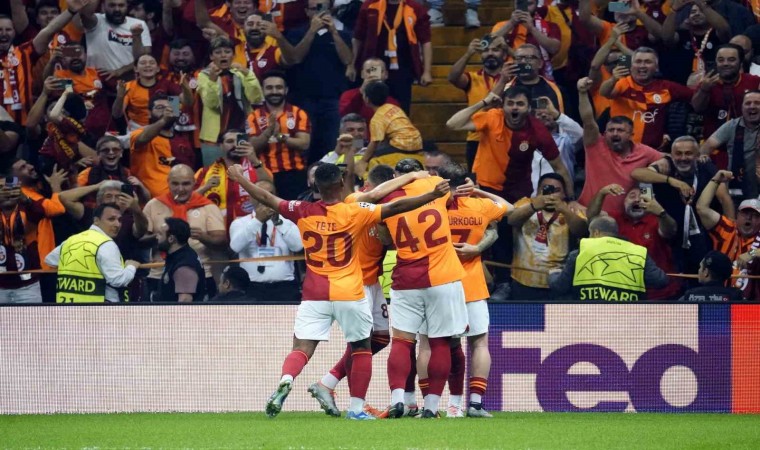 UEFA Şampiyonlar Ligi: Galatasaray: 1 - Bayern Münih: 1 (İlk yarı)