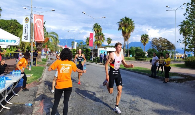 Uluslararası Alanya Triatlon Yarışlarının 32.si tamamlandı