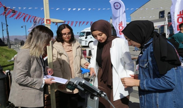 Üniversite öğrencilerine sağlık hayat bilgilendirmesi