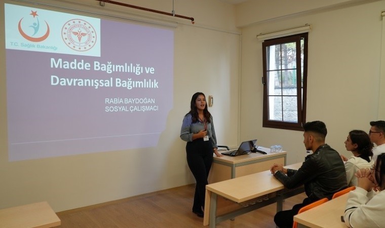 Üniversiteye yeni başlayan öğrencilere Müptelayla Mücadele Semineri verildi