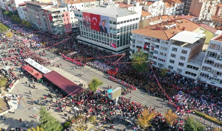 Uşakta 29 Ekim coşkuyla kutlandı