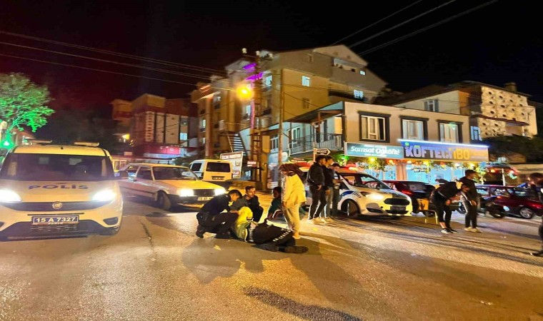 Uygulama noktasından kaçmaya çalışan sürücü dehşet saçtı: 2si polis 4 yaralı