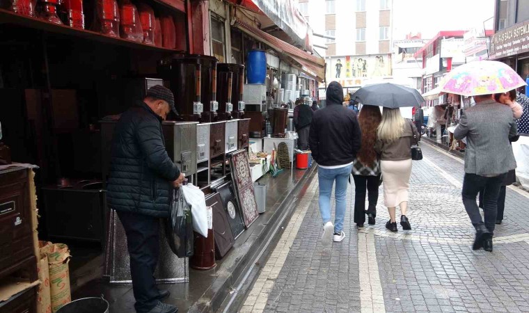 Vanda havalar soğudu, Sobacılar Çarşısı sezonu açtı