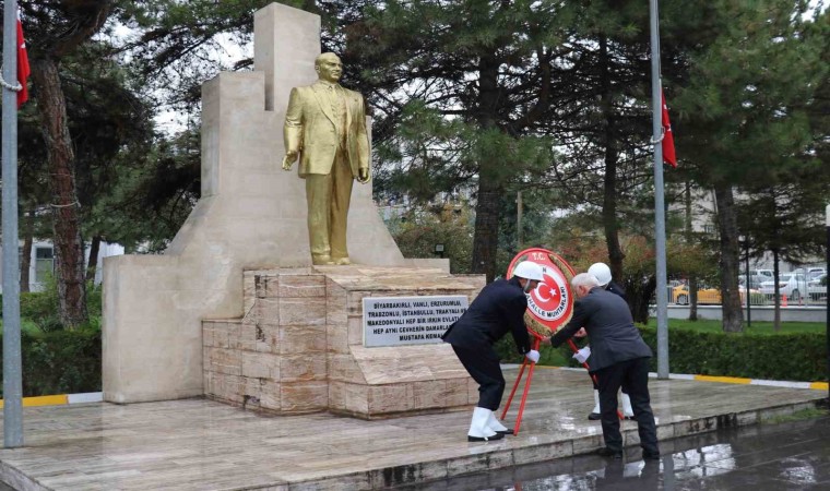 Vanda Muhtarlar Günü kutlandı