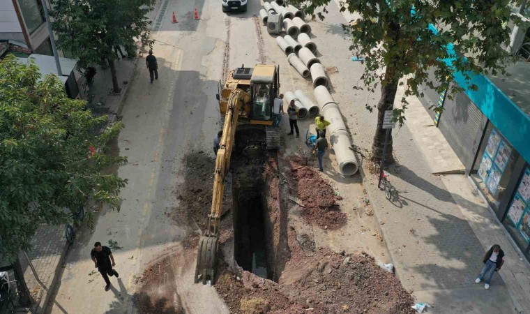 Vatan Caddesinde yağmursuyu ve kanalizasyon hatları genişletiliyor