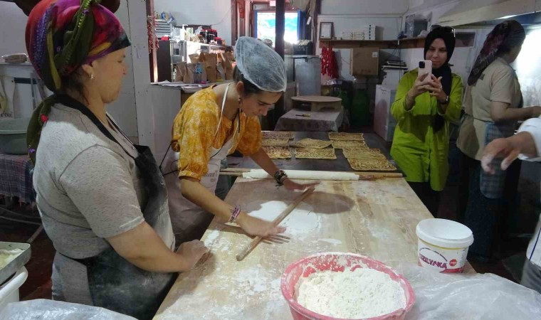 Yabancı öğrenciler Muğla yemeklerinin eğitimini alıyor