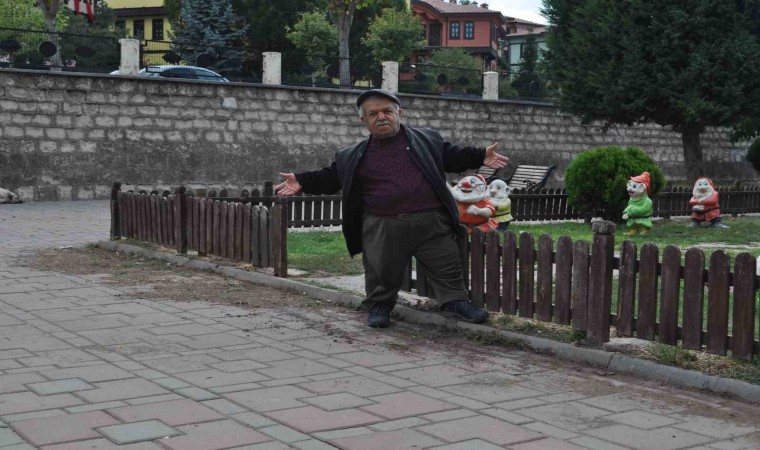 Yedi Cüceler Parkının bakımsızlığı eski tiyatrocunun tepkisini çekti