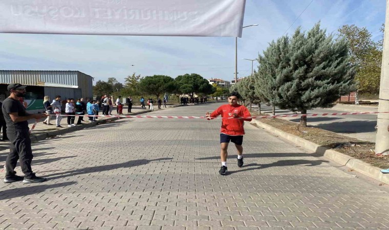 Yenicede Cumhuriyet Koşusu düzenlendi